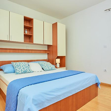 Apartments Zelic Tučepi Extérieur photo