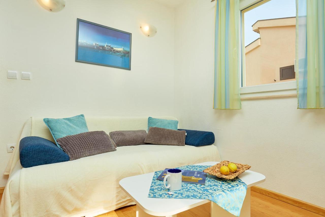 Apartments Zelic Tučepi Chambre photo