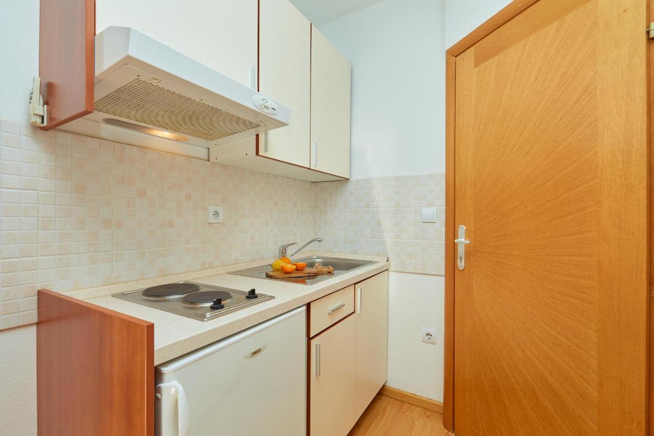 Apartments Zelic Tučepi Chambre photo