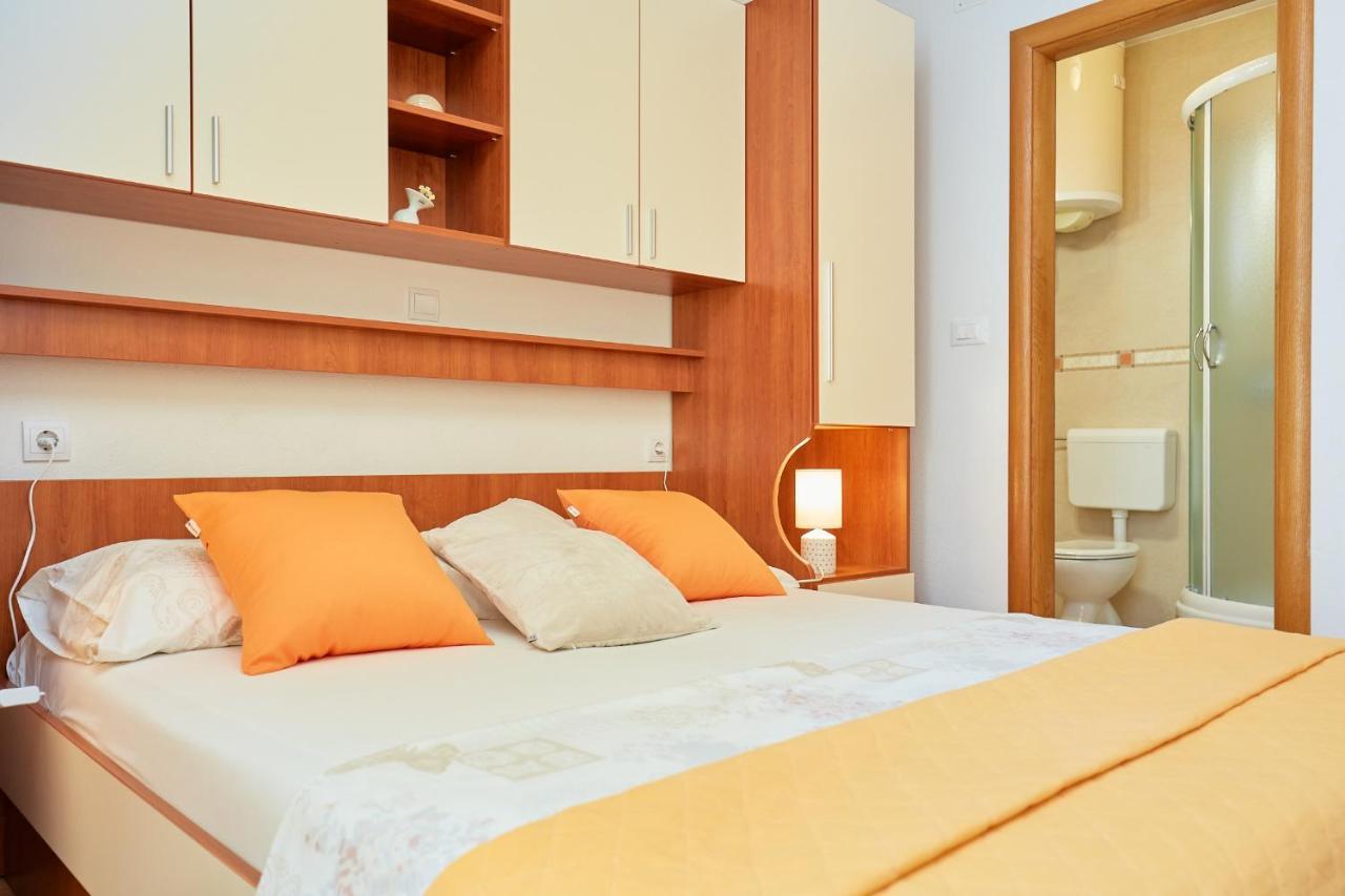 Apartments Zelic Tučepi Chambre photo