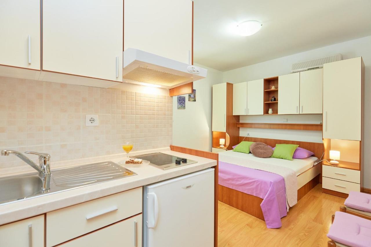 Apartments Zelic Tučepi Chambre photo