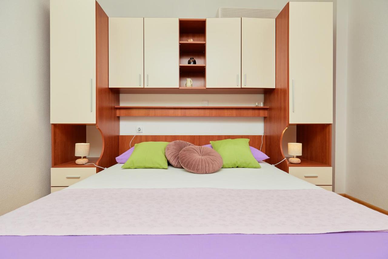 Apartments Zelic Tučepi Chambre photo