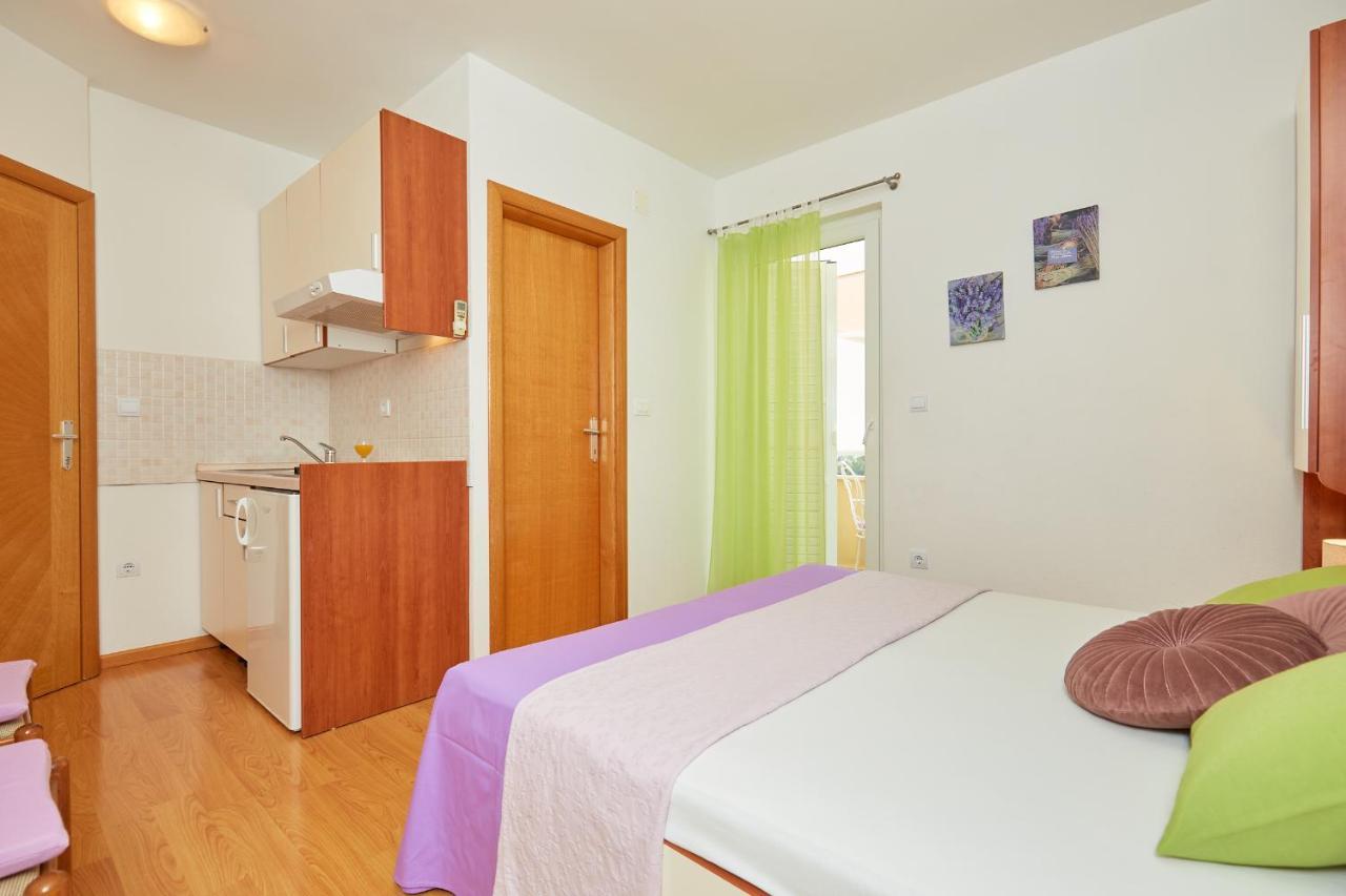 Apartments Zelic Tučepi Chambre photo
