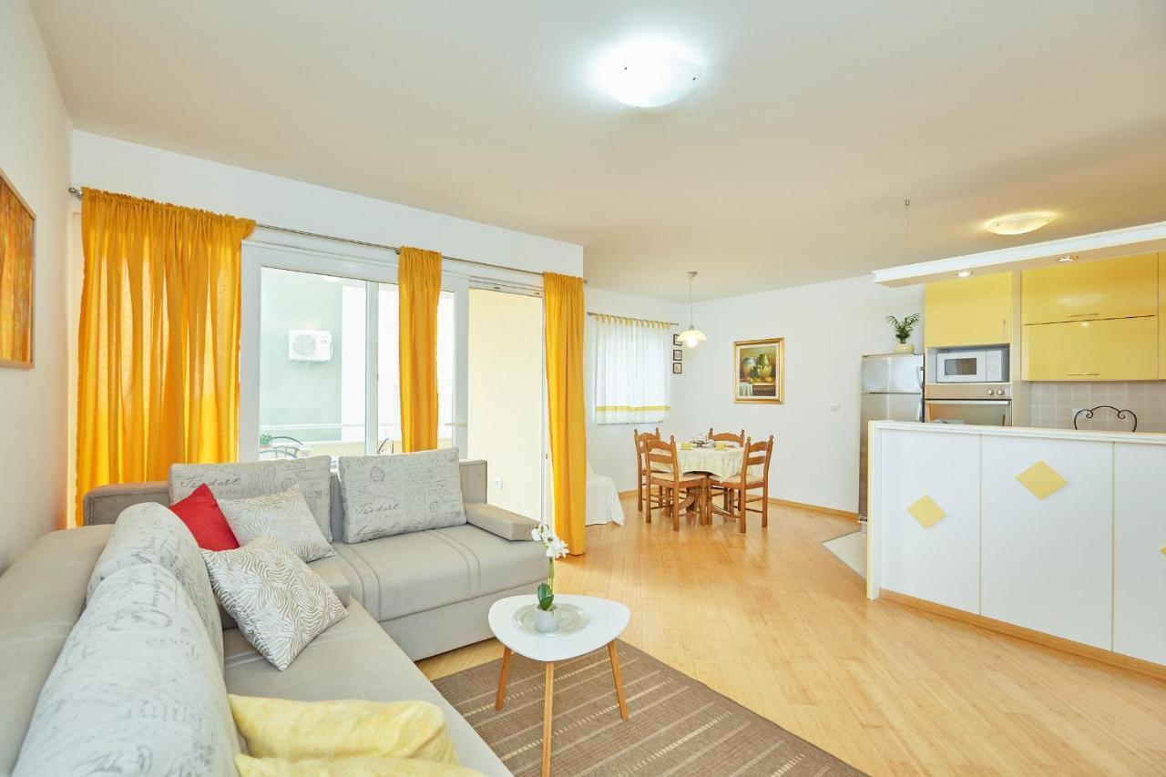 Apartments Zelic Tučepi Extérieur photo