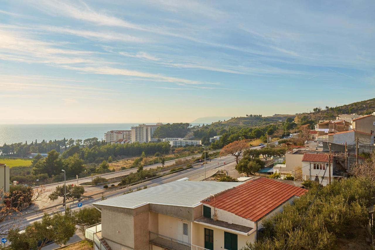 Apartments Zelic Tučepi Extérieur photo
