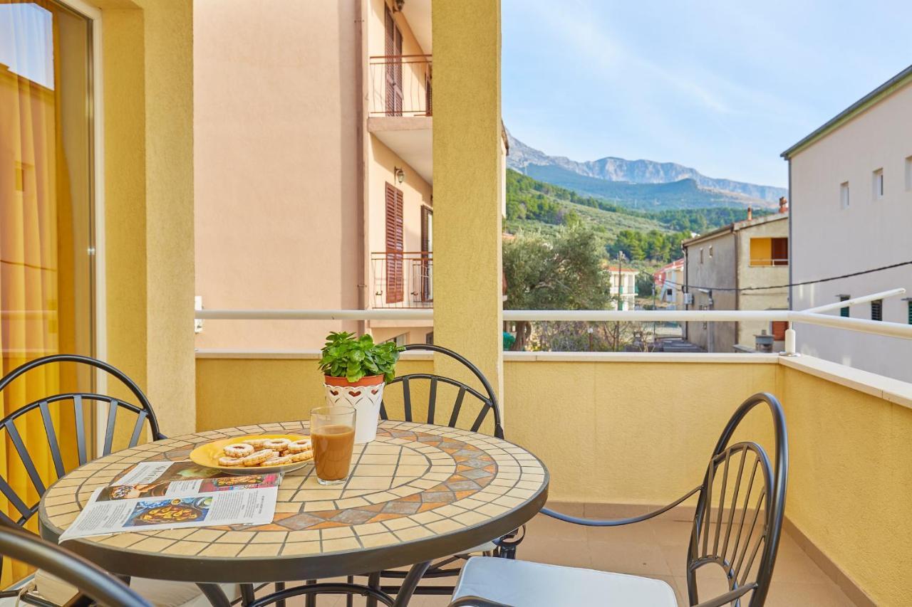 Apartments Zelic Tučepi Extérieur photo