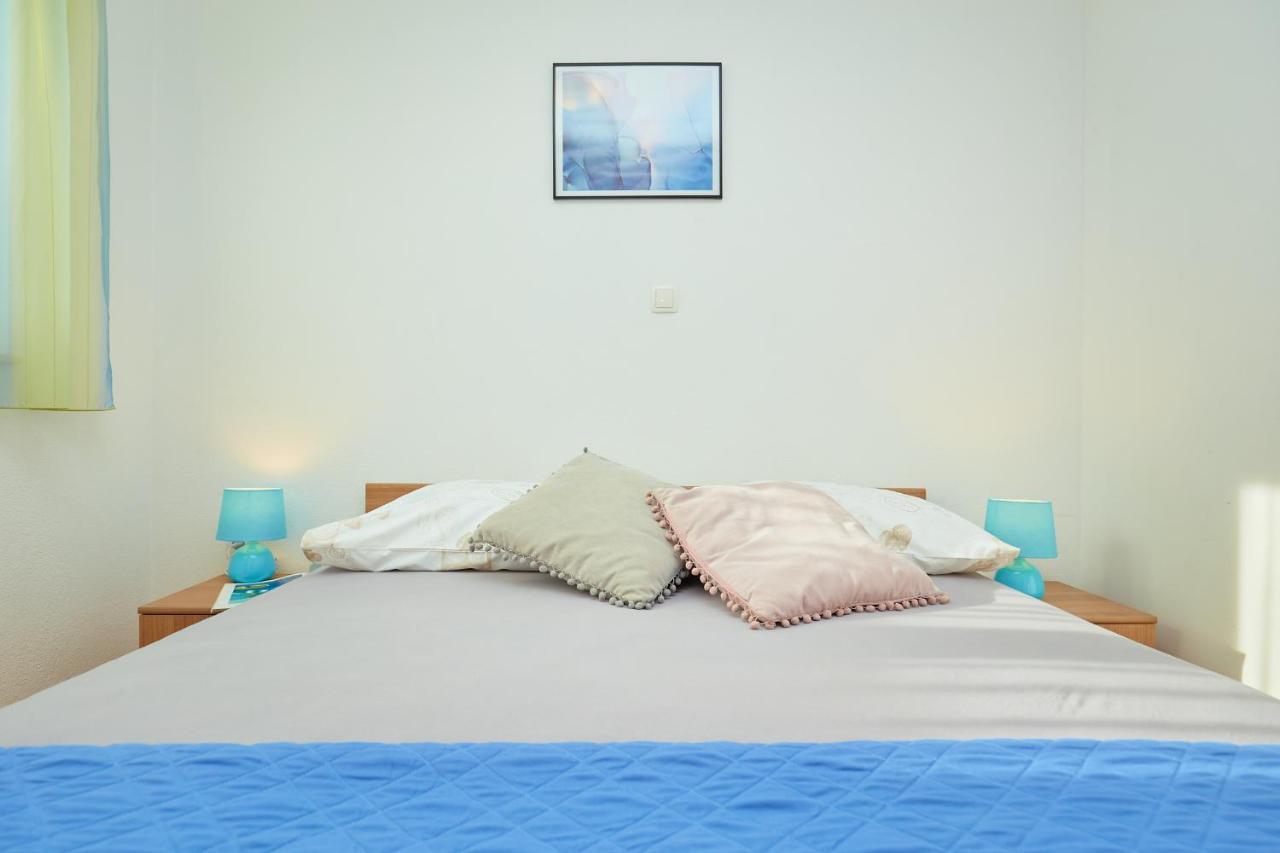 Apartments Zelic Tučepi Extérieur photo