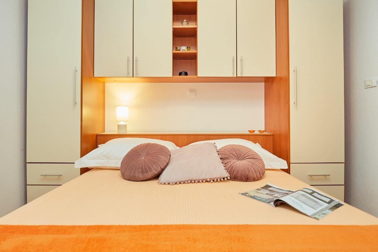 Apartments Zelic Tučepi Extérieur photo