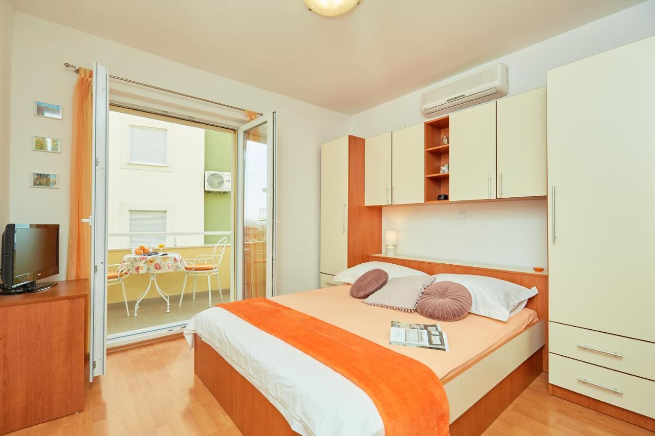 Apartments Zelic Tučepi Extérieur photo