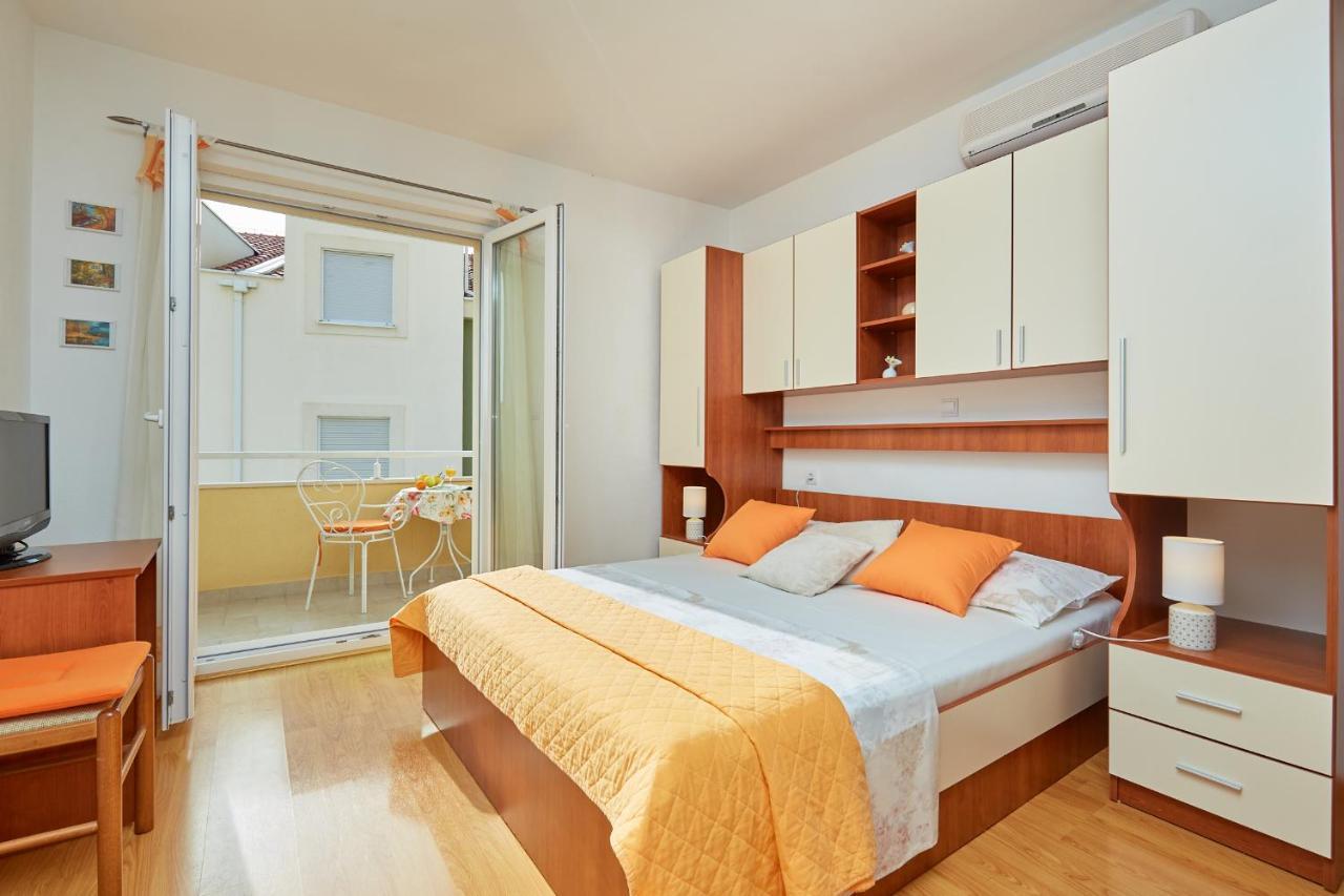 Apartments Zelic Tučepi Extérieur photo