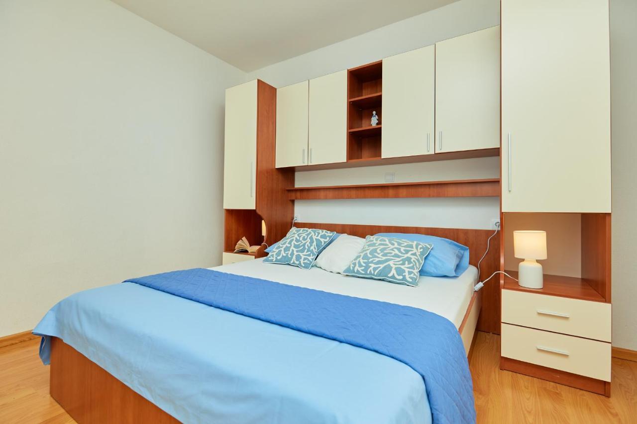 Apartments Zelic Tučepi Extérieur photo