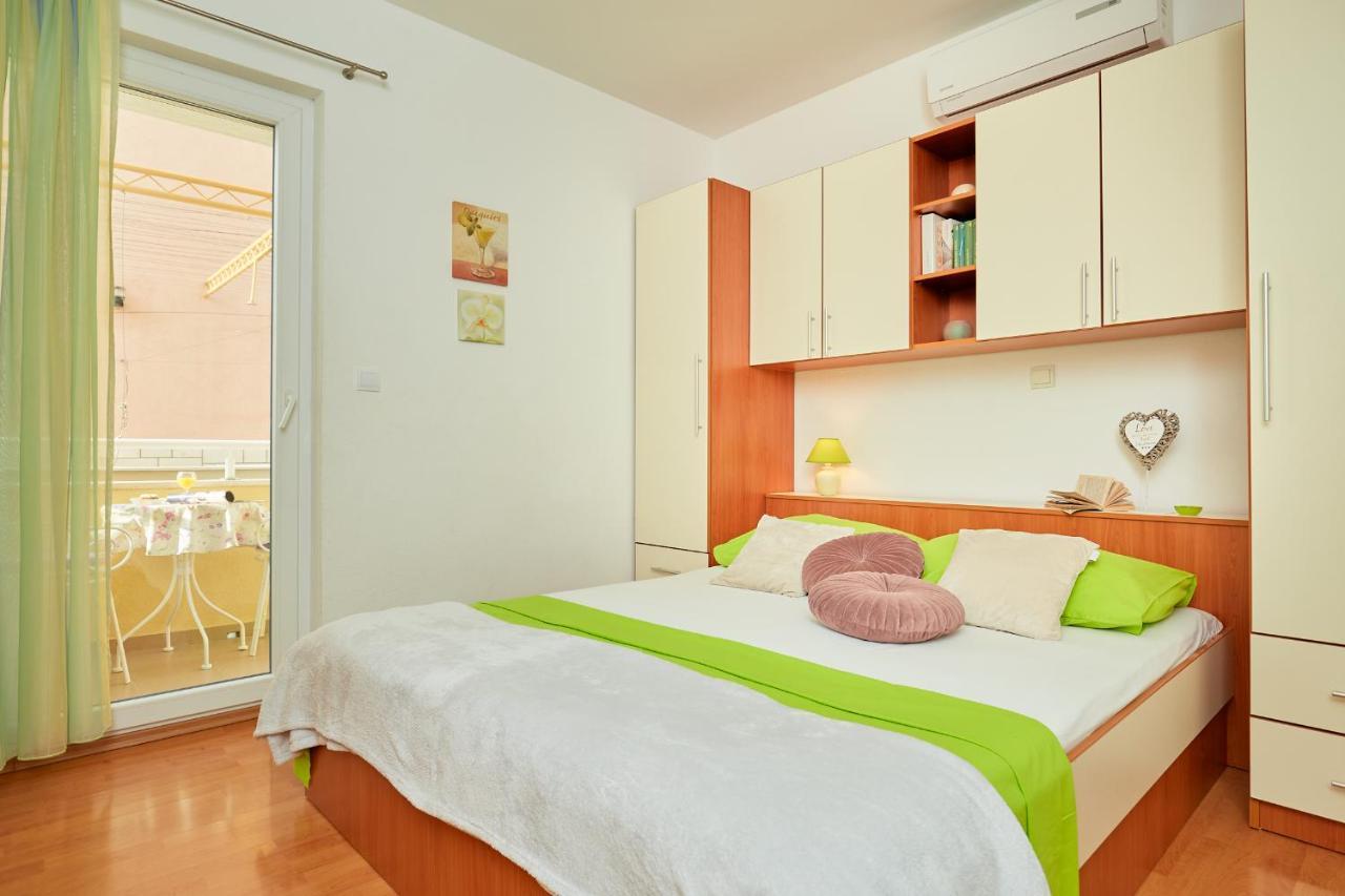 Apartments Zelic Tučepi Extérieur photo